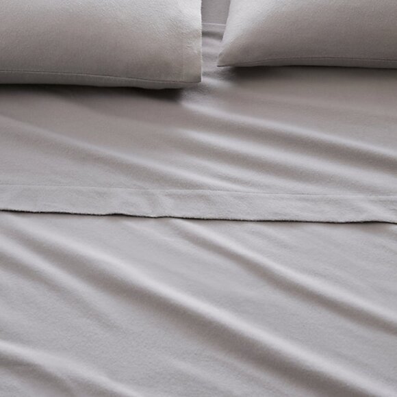 Garnet Hill 100% Cotton Twin Fitted Sheet Signature Solid Flannel - Picture 8 of 9